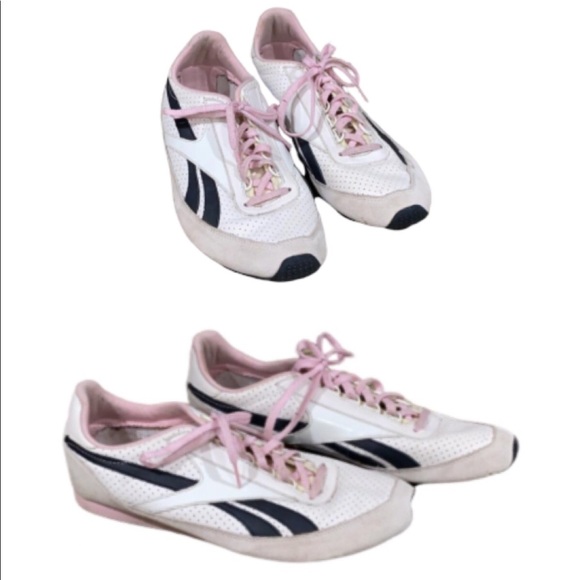 Reebok pink lace and suede like sneakers - Picture 2 of 6